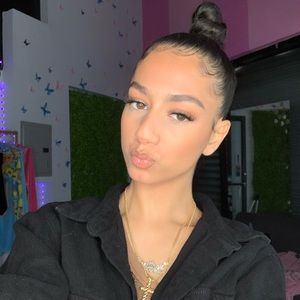 Meet your Posher, Brittany